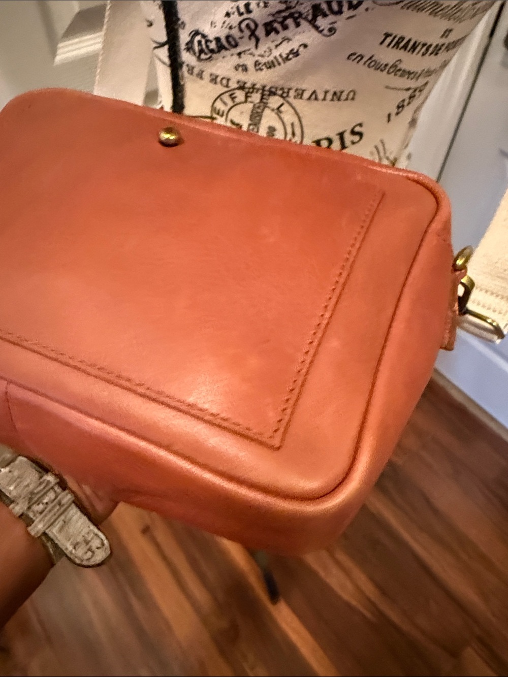 Madewell Leather Crossbody Camera Bag in Cognac with Adjustable Cream Strap - Picture 7 of 8